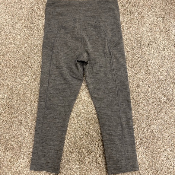 Athleta Ultimate Stash Pocket Capri - Picture 6 of 10